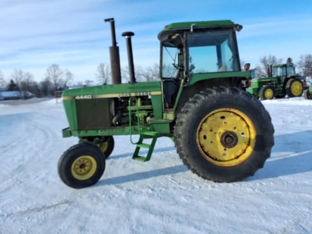 Image of John Deere 4440 equipment image 1