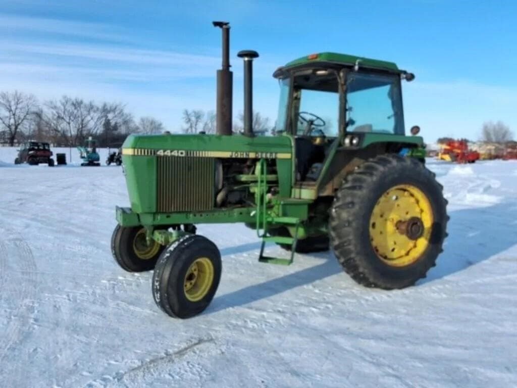 Image of John Deere 4440 Primary image