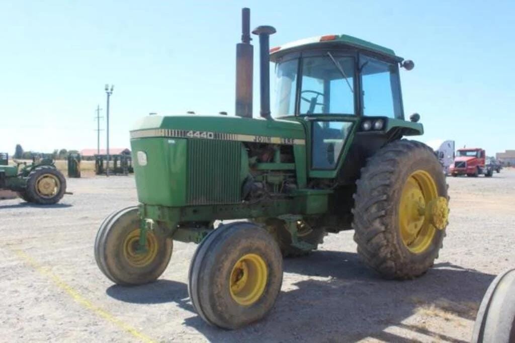 Main image John Deere 4440