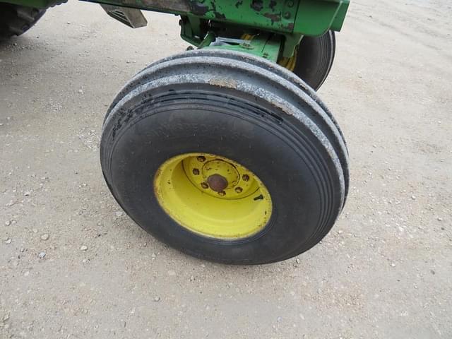 Image of John Deere 4440 equipment image 3
