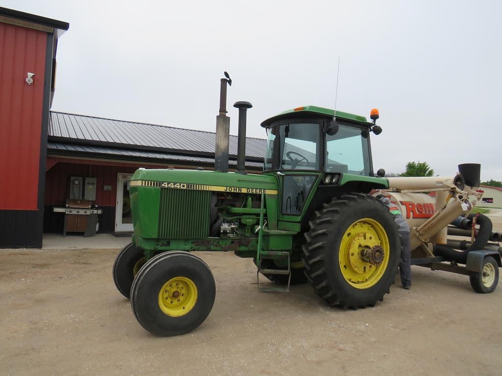 Image of John Deere 4440 Primary image