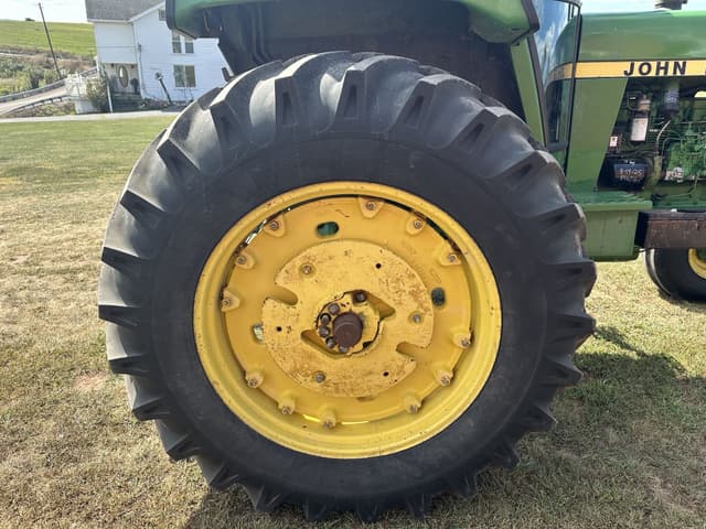 Image of John Deere 4440 equipment image 3