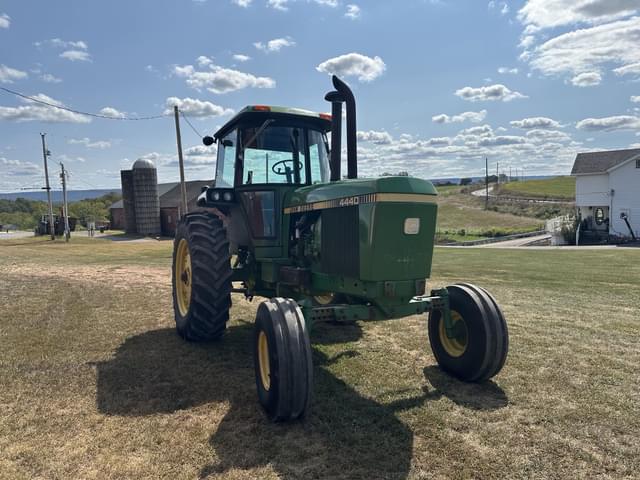 Image of John Deere 4440 equipment image 1