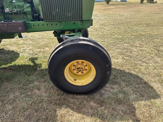 Image of John Deere 4440 equipment image 2