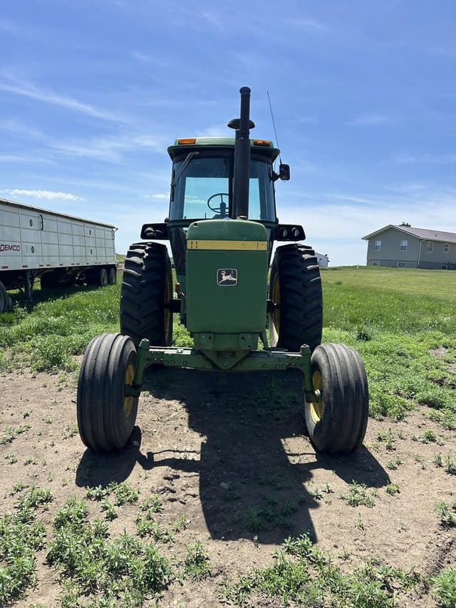 Image of John Deere 4440 equipment image 1