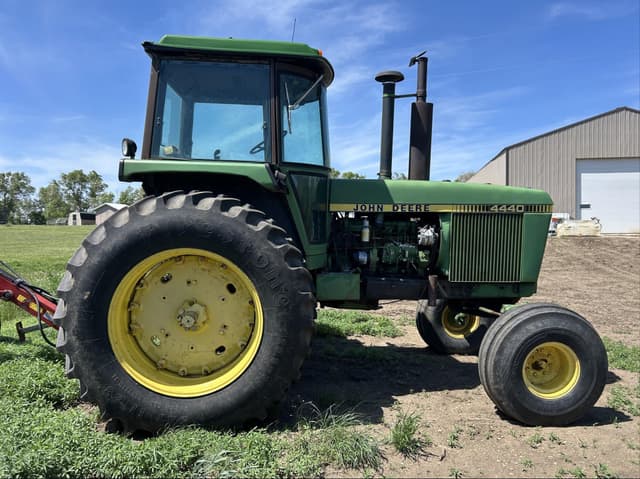 Image of John Deere 4440 equipment image 3