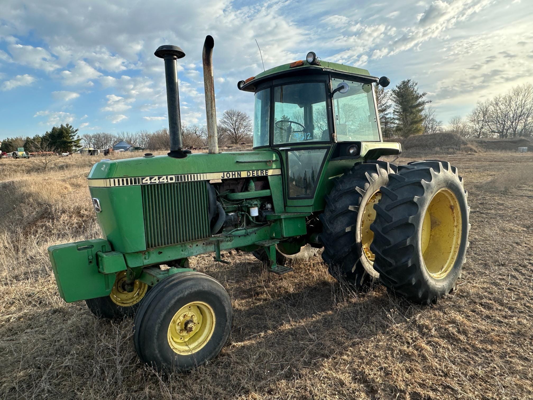 John Deere 4440 Equipment Image0