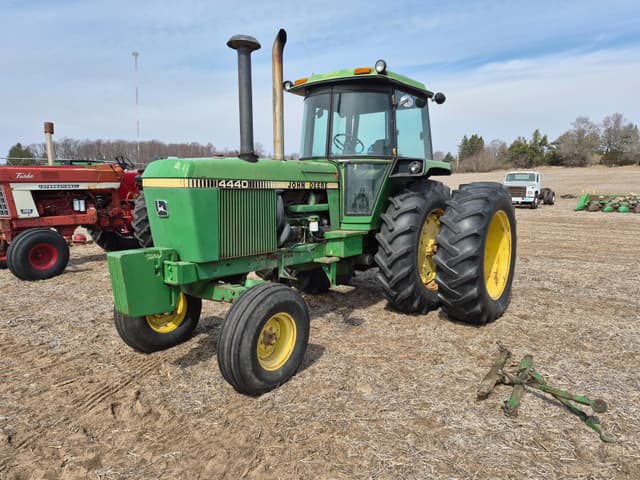 Image of John Deere 4440 equipment image 2
