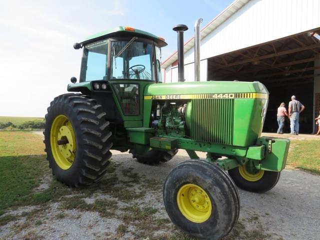Image of John Deere 4440 equipment image 1