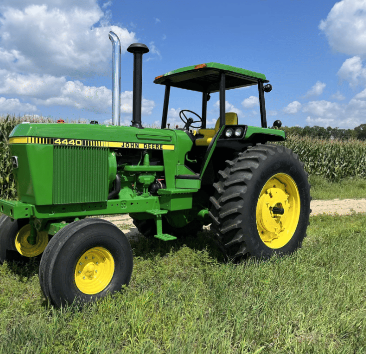 Main image John Deere 4440