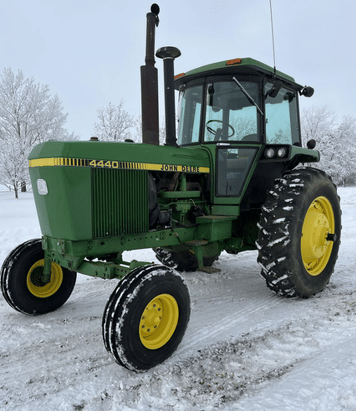 Main image John Deere 4440