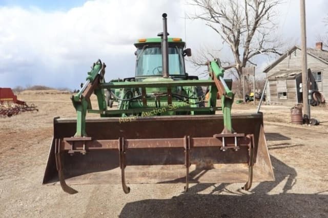 Image of John Deere 4440 equipment image 2
