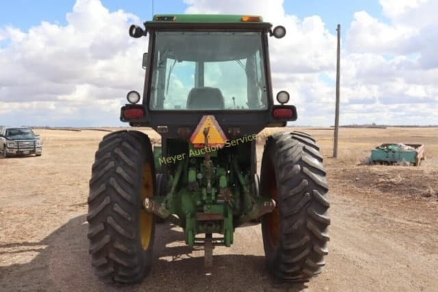 Image of John Deere 4440 equipment image 4