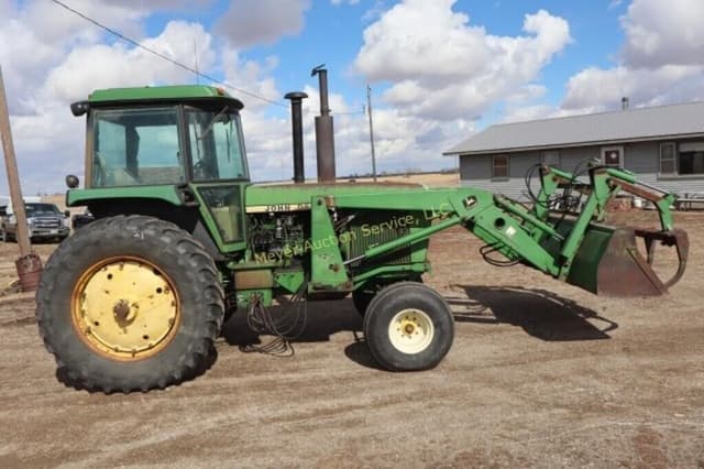 Image of John Deere 4440 equipment image 1