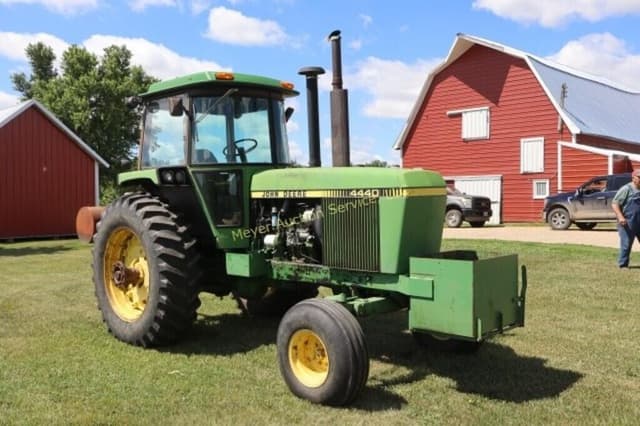 Image of John Deere 4440 equipment image 1