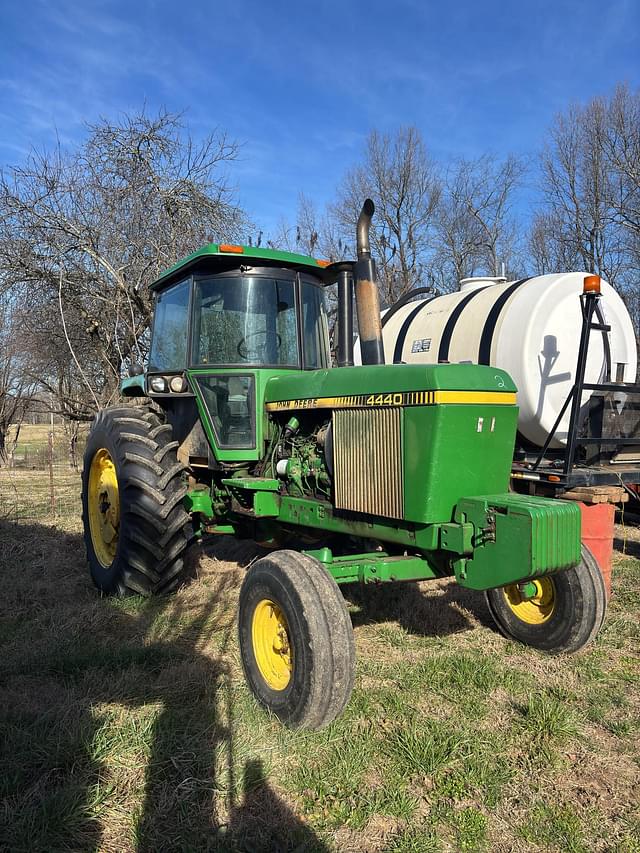 Image of John Deere 4440 equipment image 1