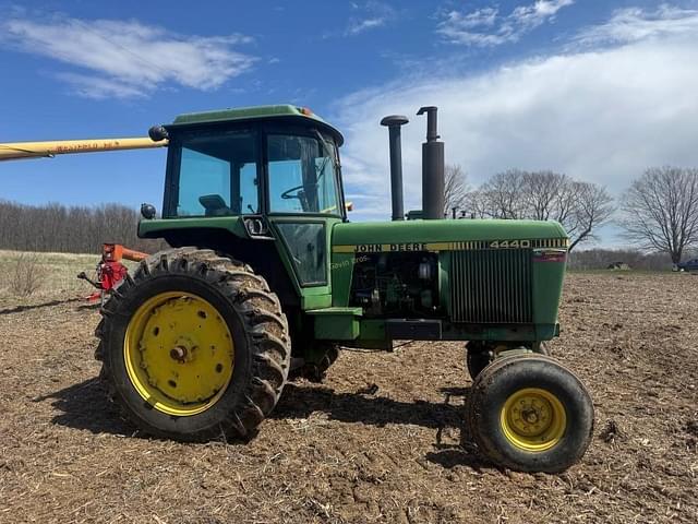 Image of John Deere 4440 equipment image 4