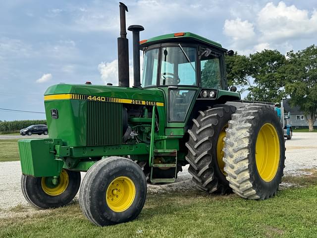 Image of John Deere 4440 equipment image 1