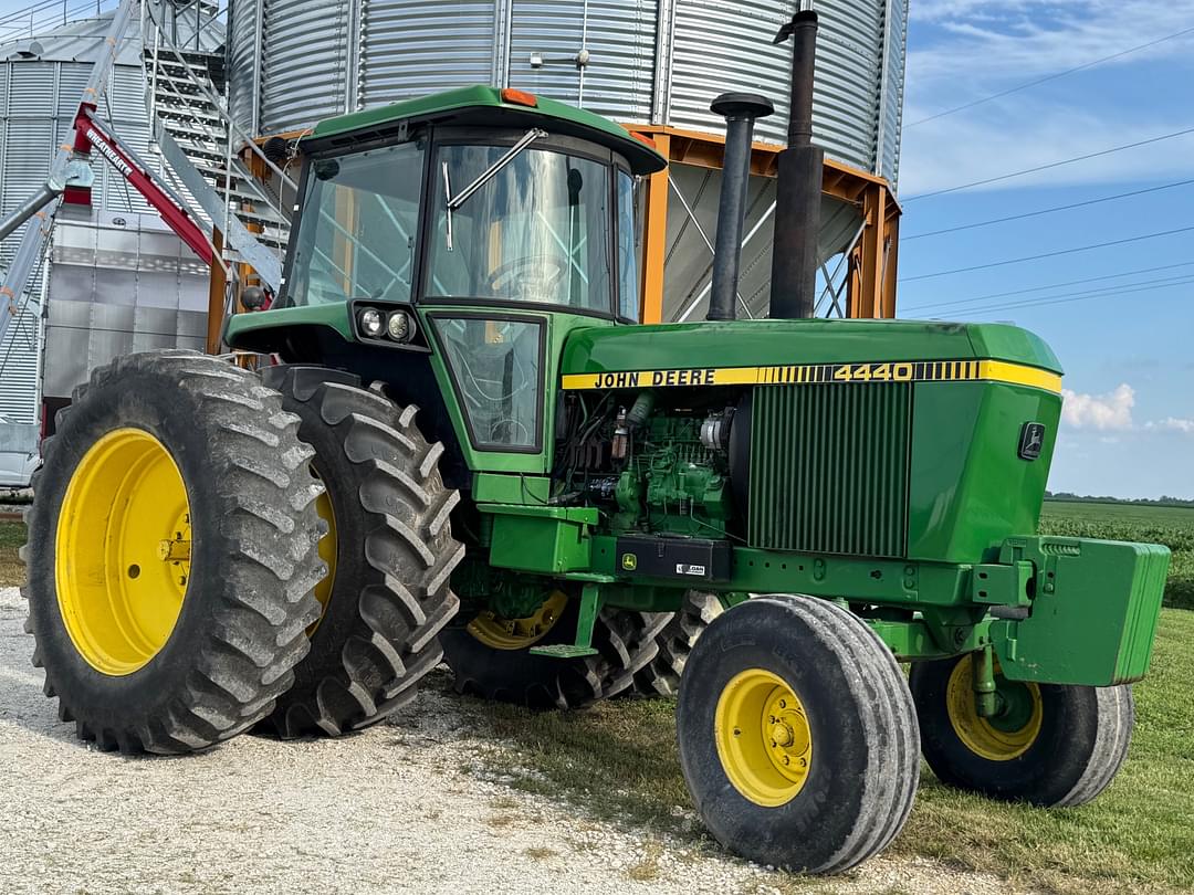 Image of John Deere 4440 Primary image