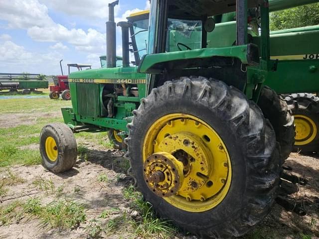 Image of John Deere 4440 equipment image 4