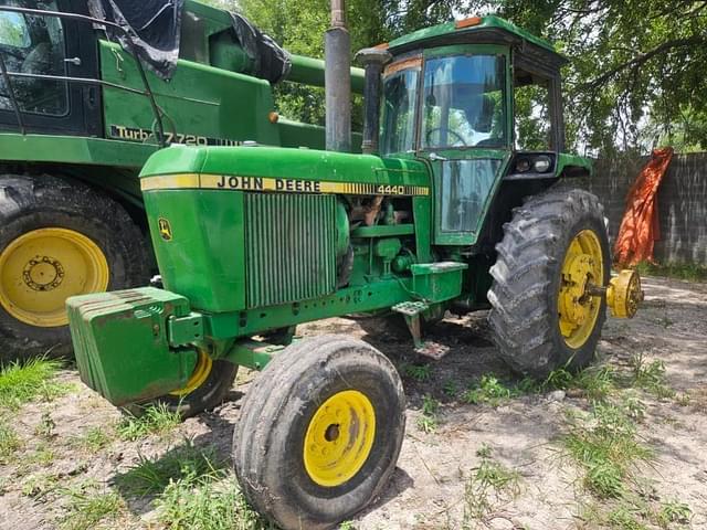 Image of John Deere 4440 equipment image 1