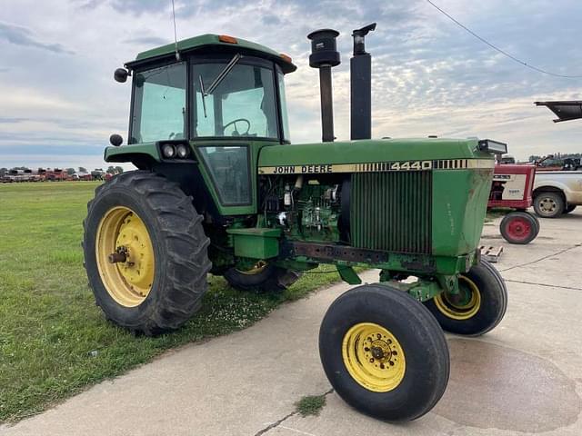 Image of John Deere 4440 equipment image 1