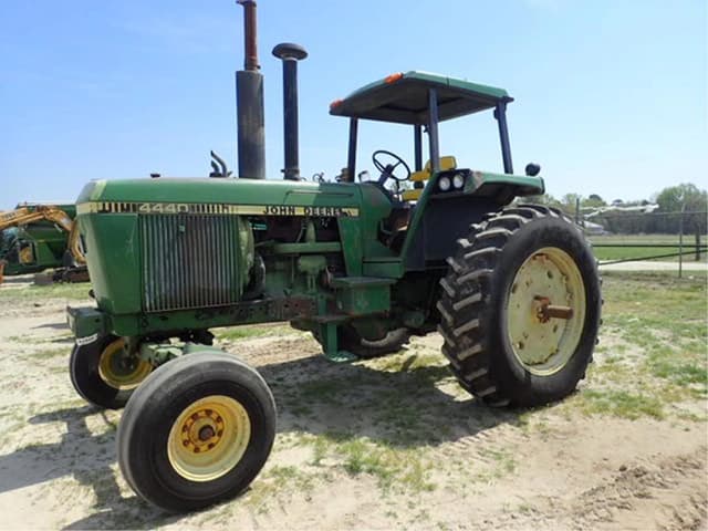 Image of John Deere 4440 equipment image 2