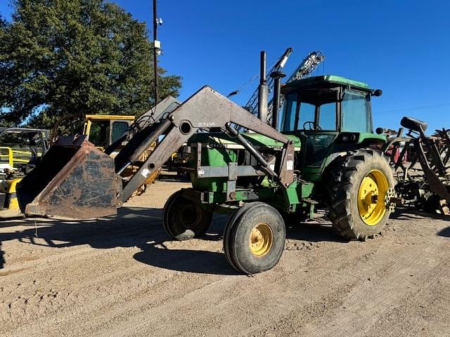 Image of John Deere 4440 equipment image 1