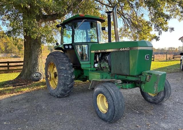 Image of John Deere 4440 equipment image 3