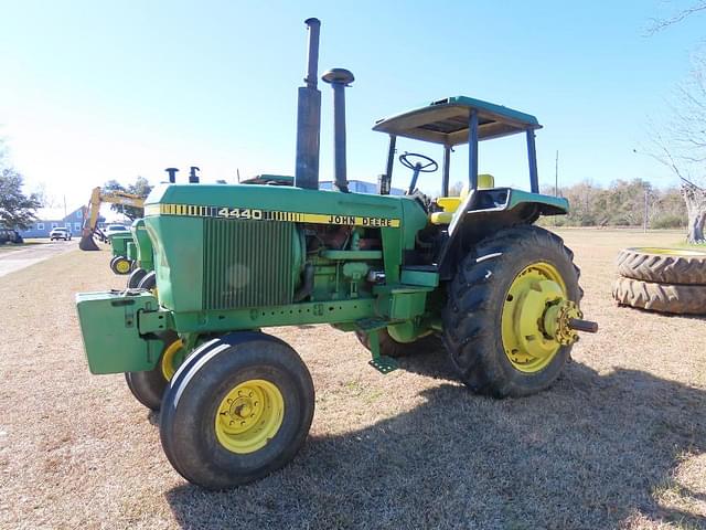 Image of John Deere 4440 equipment image 2