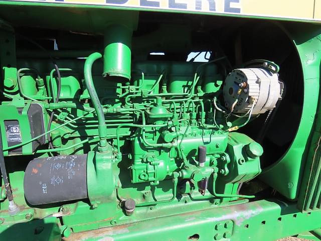 Image of John Deere 4440 equipment image 4