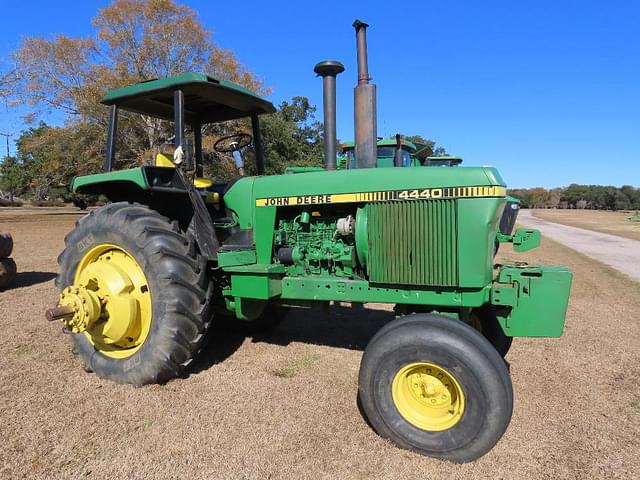 Image of John Deere 4440 equipment image 1