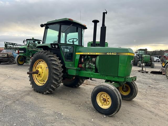 Image of John Deere 4440 equipment image 1