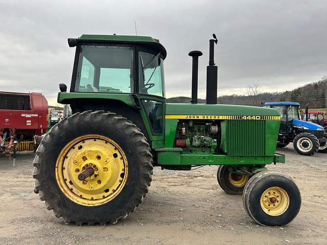 Image of John Deere 4440 equipment image 3