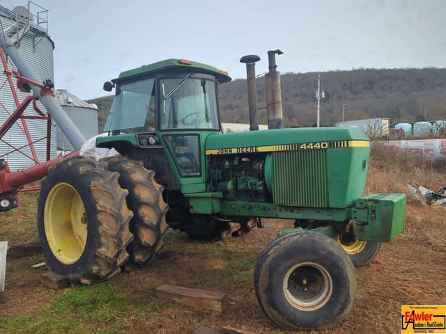 Image of John Deere 4440 equipment image 1