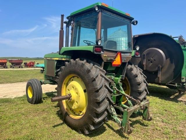 Image of John Deere 4440 equipment image 1