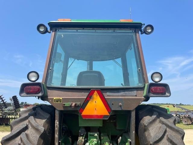 Image of John Deere 4440 equipment image 3