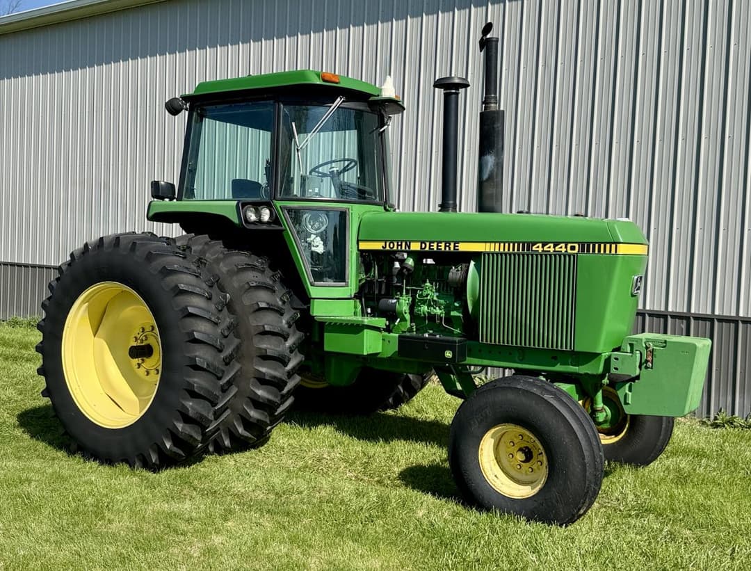 Image of John Deere 4440 Primary image