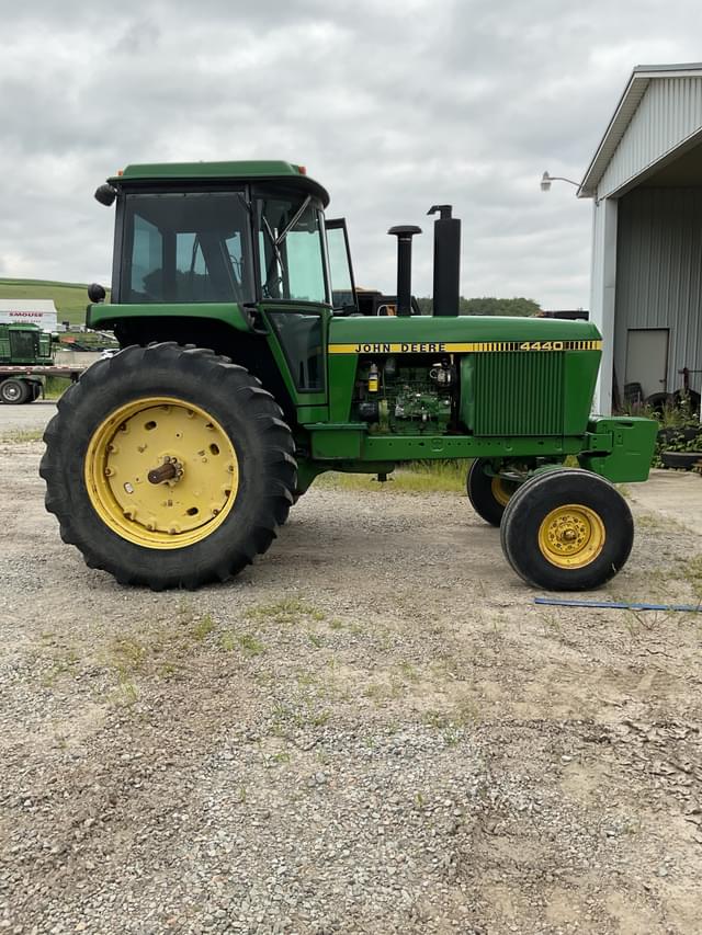 Image of John Deere 4440 equipment image 3