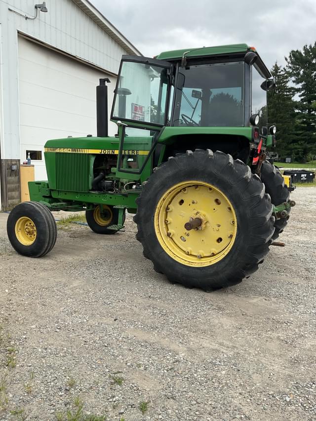 Image of John Deere 4440 equipment image 1