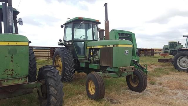 Image of John Deere 4440 equipment image 2