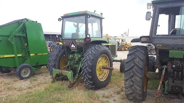 Image of John Deere 4440 equipment image 3