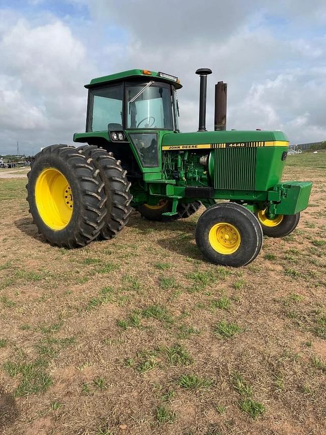 Image of John Deere 4440 equipment image 4