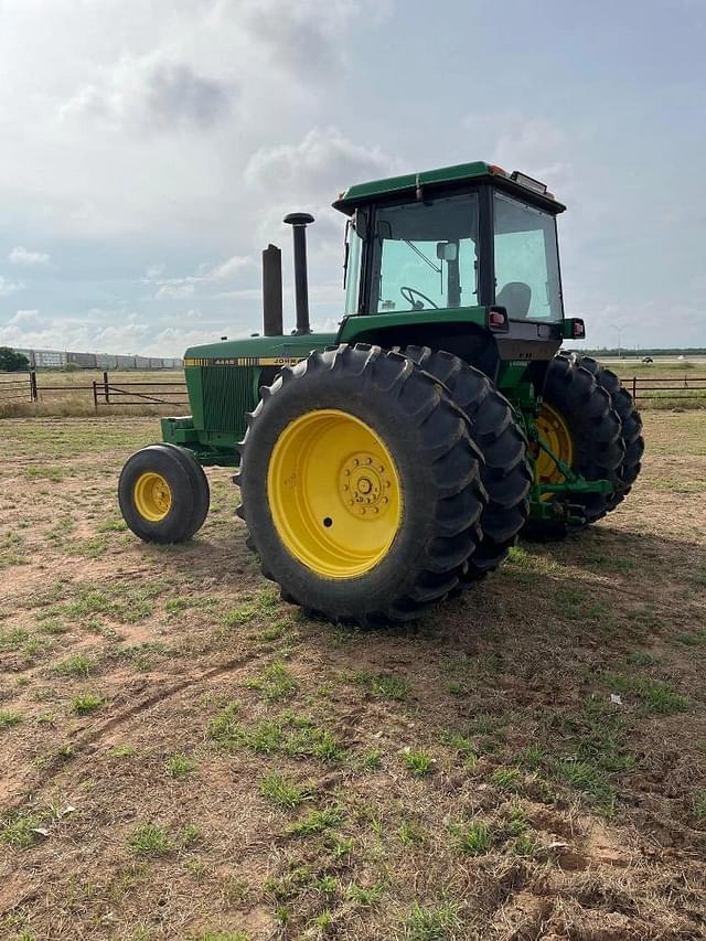 Image of John Deere 4440 equipment image 1