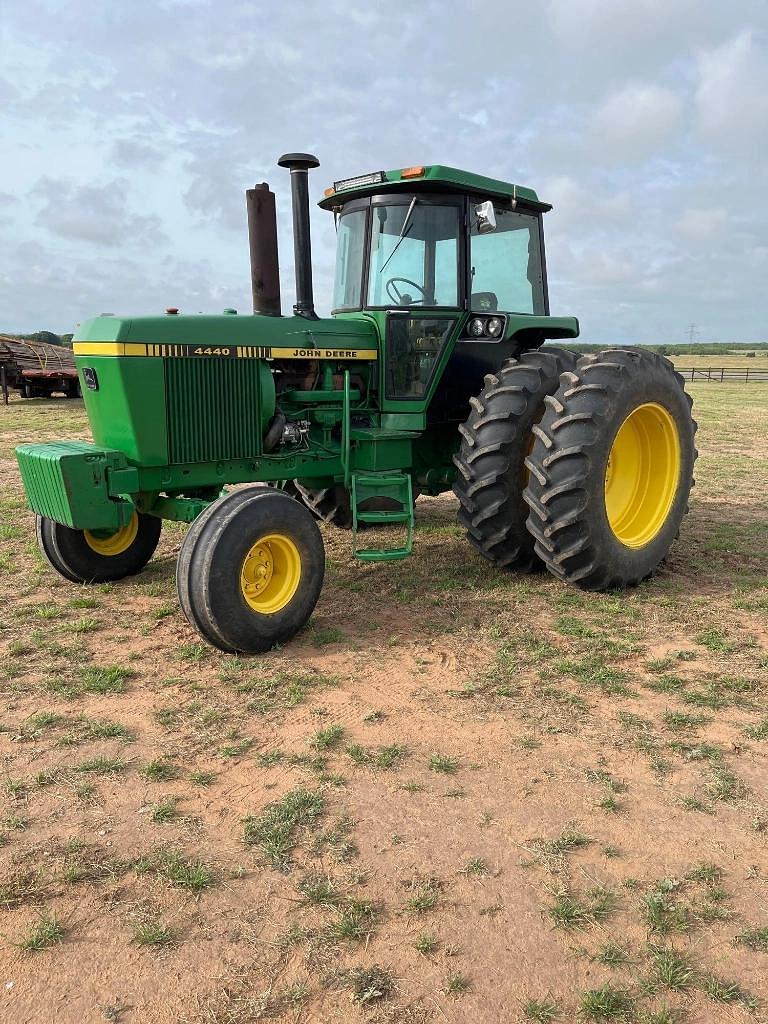 Image of John Deere 4440 Primary image