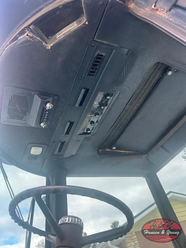 Image of John Deere 4440 equipment image 4