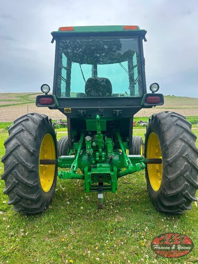 Image of John Deere 4440 equipment image 2