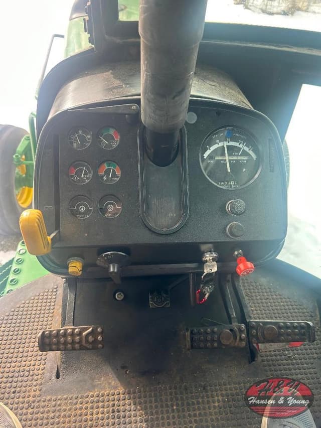 Image of John Deere 4440 equipment image 3