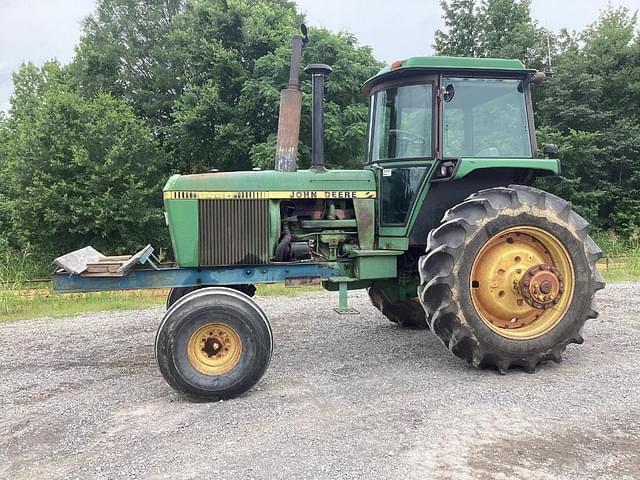 Image of John Deere 4440 equipment image 2