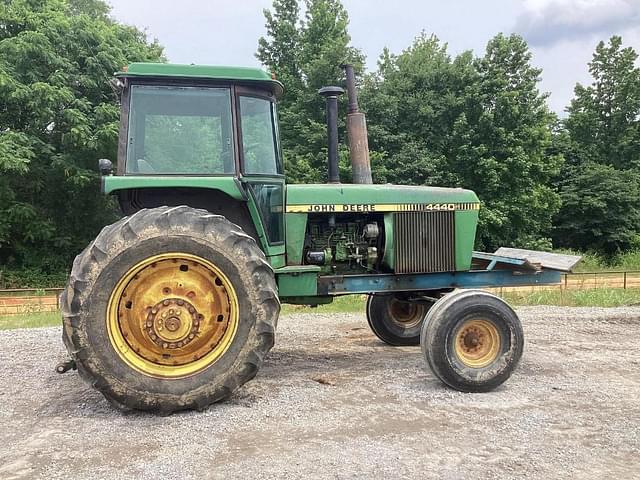 Image of John Deere 4440 equipment image 1